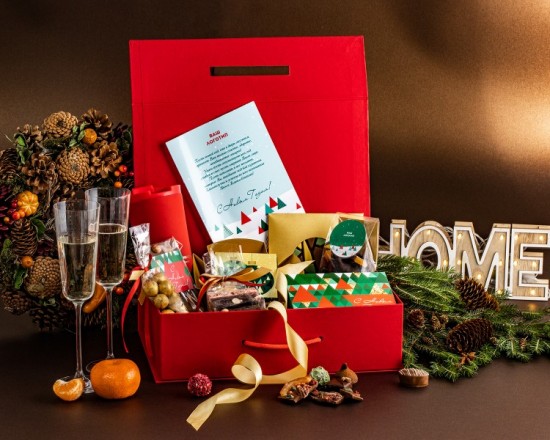 Шоколадные подарки на Новый Год 2021, Подарочный набор красная коробка: коллекция Новогодняя фантазия арт. Т2853