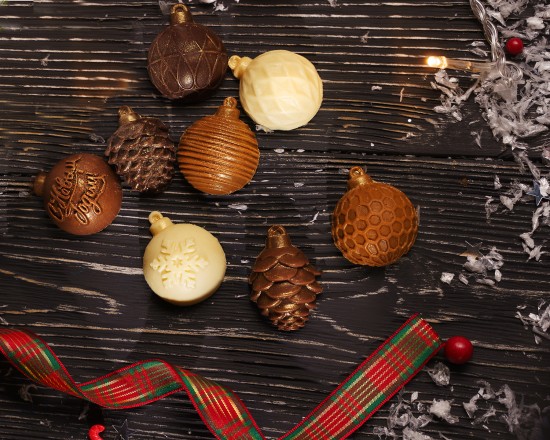 Конфеты ручной работы, Набор Шоколадных фигур «Ёлочные игрушки», 90 г (Дут-8) Конфеты ручной работы, Набор Шоколадных фигур «Ёлочные игрушки», 90 г (Дут-8)